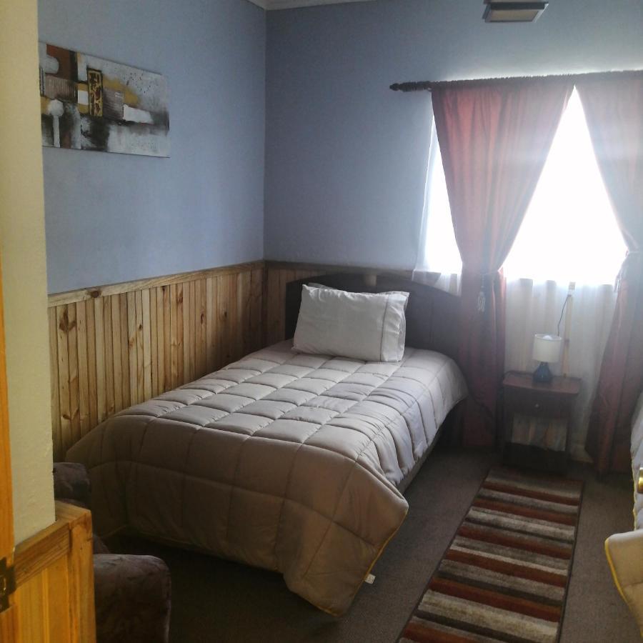 Hostal Y Cabanas Vientos Del Sur Puerto Ingeniero Ibanez Bagian luar foto
