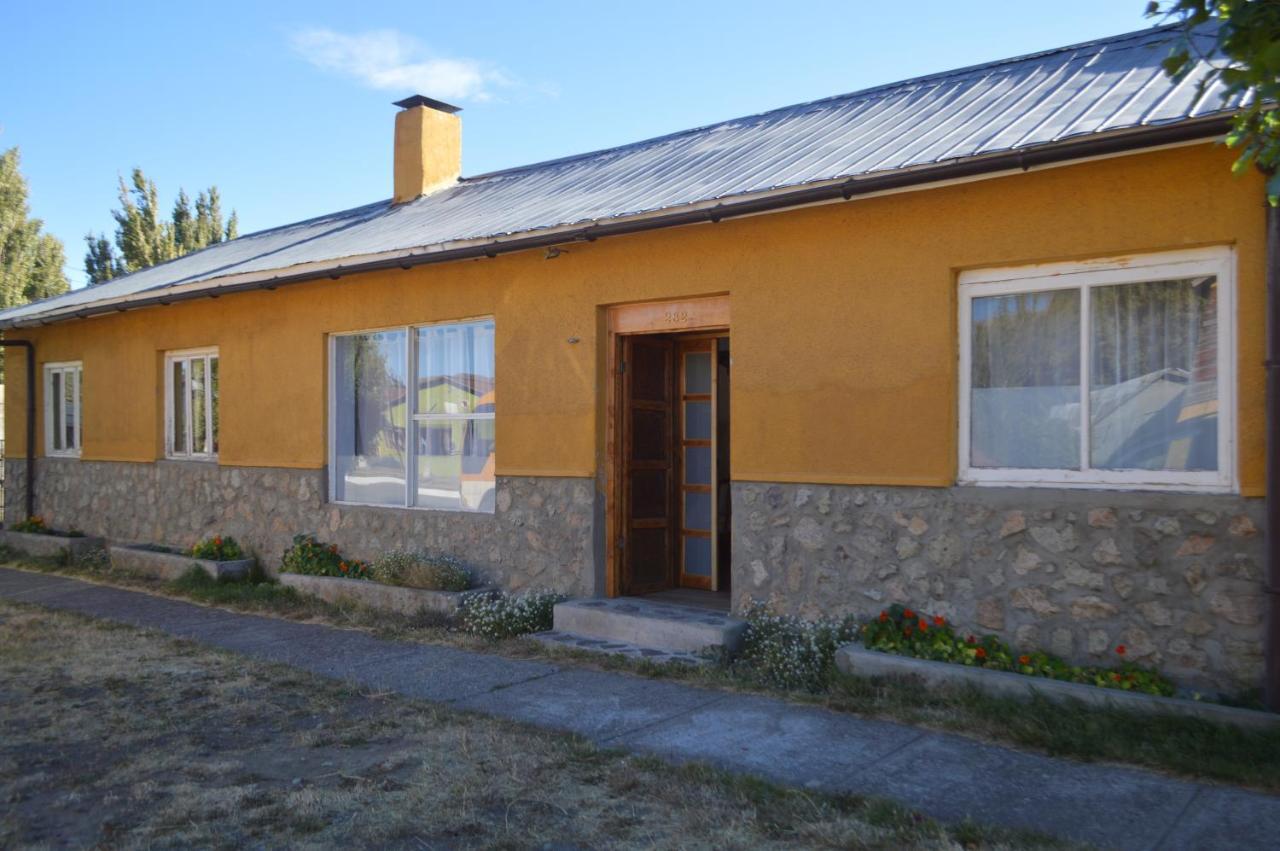 Hostal Y Cabanas Vientos Del Sur Puerto Ingeniero Ibanez Bagian luar foto